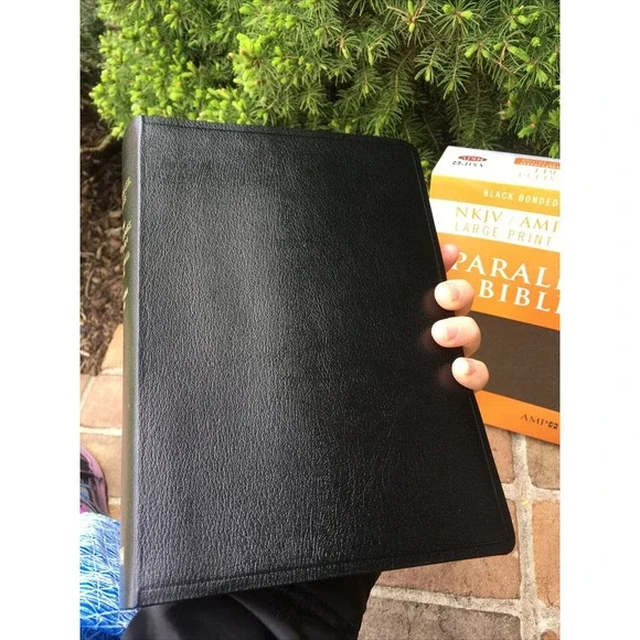 NKJV & Classic Amplified 1987 AMPC Parallel Bible - Black Bonded Leather - Picture 2 of 8
